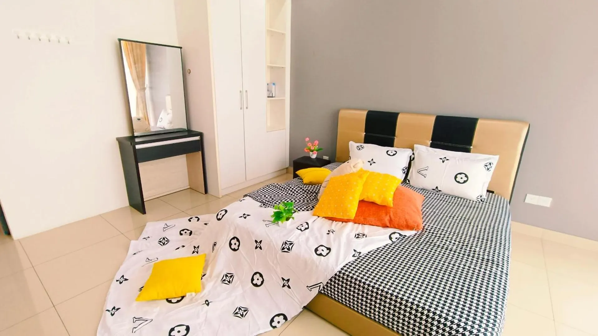 Jb Twin Galaxy Residence Near Ksl Mall And Newyorkhotel Τζόχορ Μπάχρου 0*,  Μαλαισία
